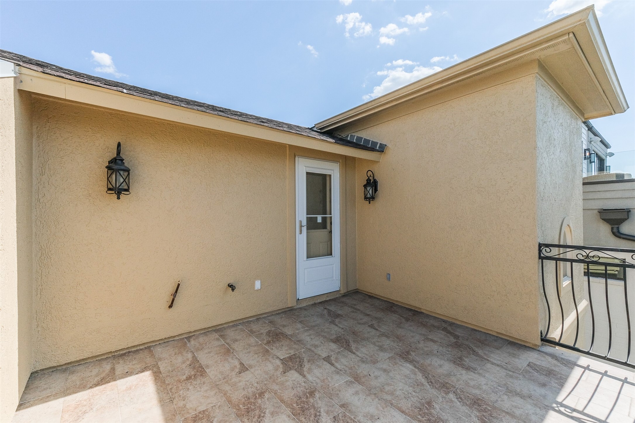 407 West Bell Street Houston, TX 77019 - Photo 46 of 49 a view of livingroom with hallway