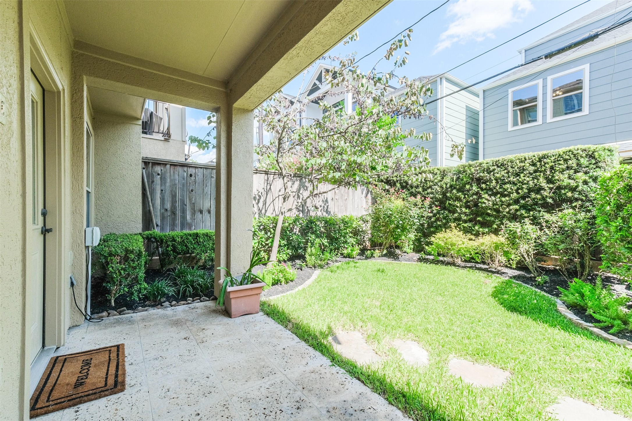 407 West Bell Street Houston, TX 77019 - Photo 48 of 49 a view of a house with a yard