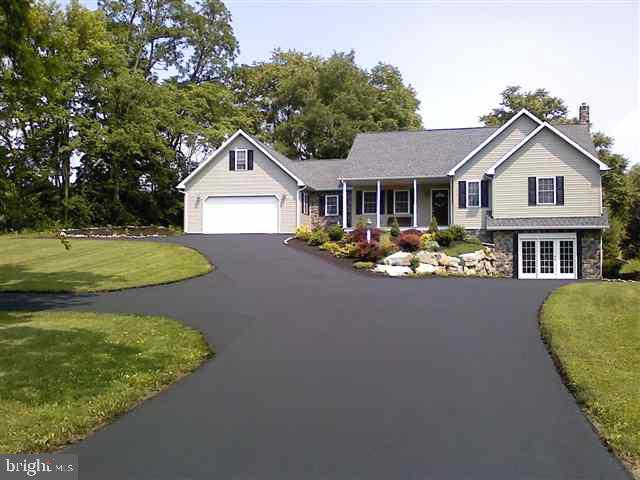 633 Mt Rock Road Carlisle, PA 17015 - Photo 1 of 12 Gallery Image 1