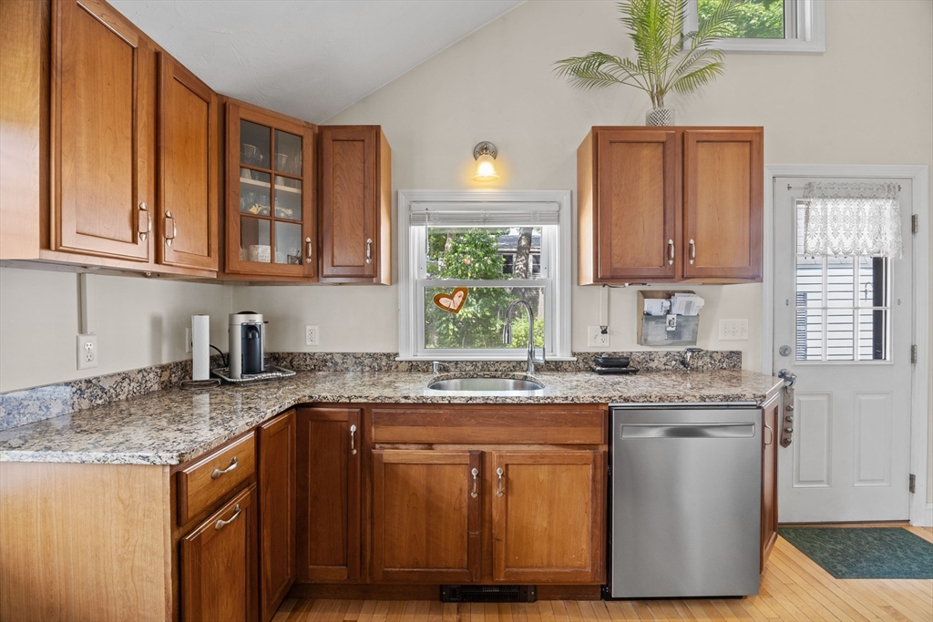 6 Ruth Road Pembroke, MA 02359 - Photo 3 of 29 Gallery Image 3