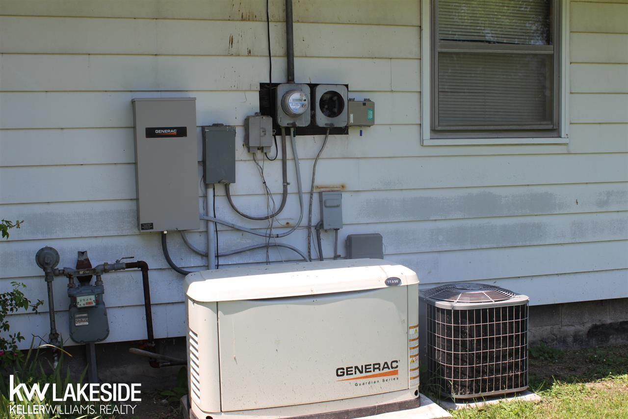 21655 Armada Center Road Armada, MI 48005 - Photo 5 of 31 31293810-4.JPG