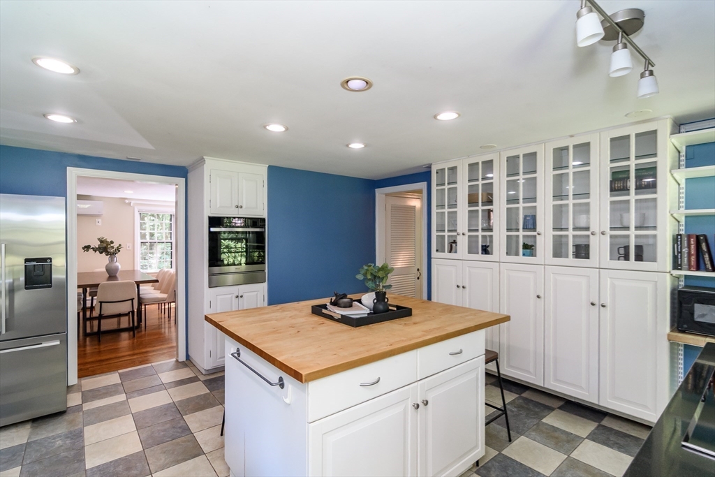 6 Brewster Road Wayland, MA 01778 - Photo 9 of 22