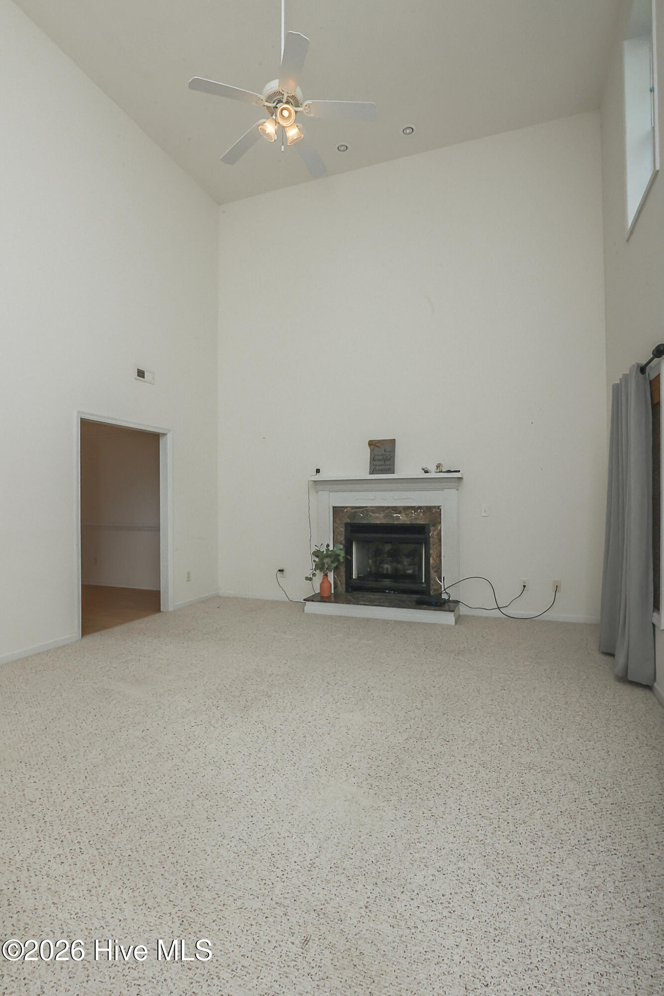 217 Rutherford Way Jacksonville, NC 28540 - Photo 12 of 96 Living Room