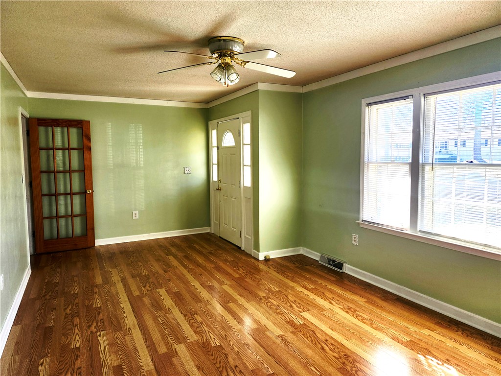 109 Pine Tree Lane Anderson, SC 29625 - Photo 2 of 19