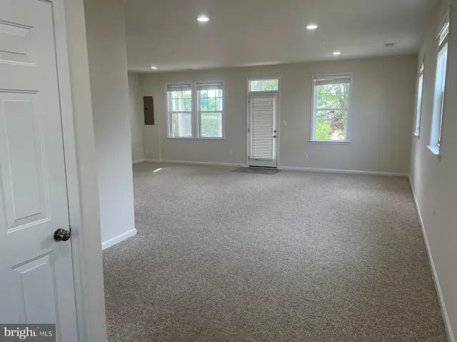 $3,650 | 24677 Capecastle Terrace, Aldie, VA 20105