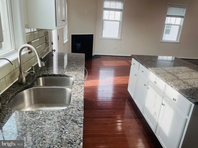 $3,650 | 24677 Capecastle Terrace, Aldie, VA 20105