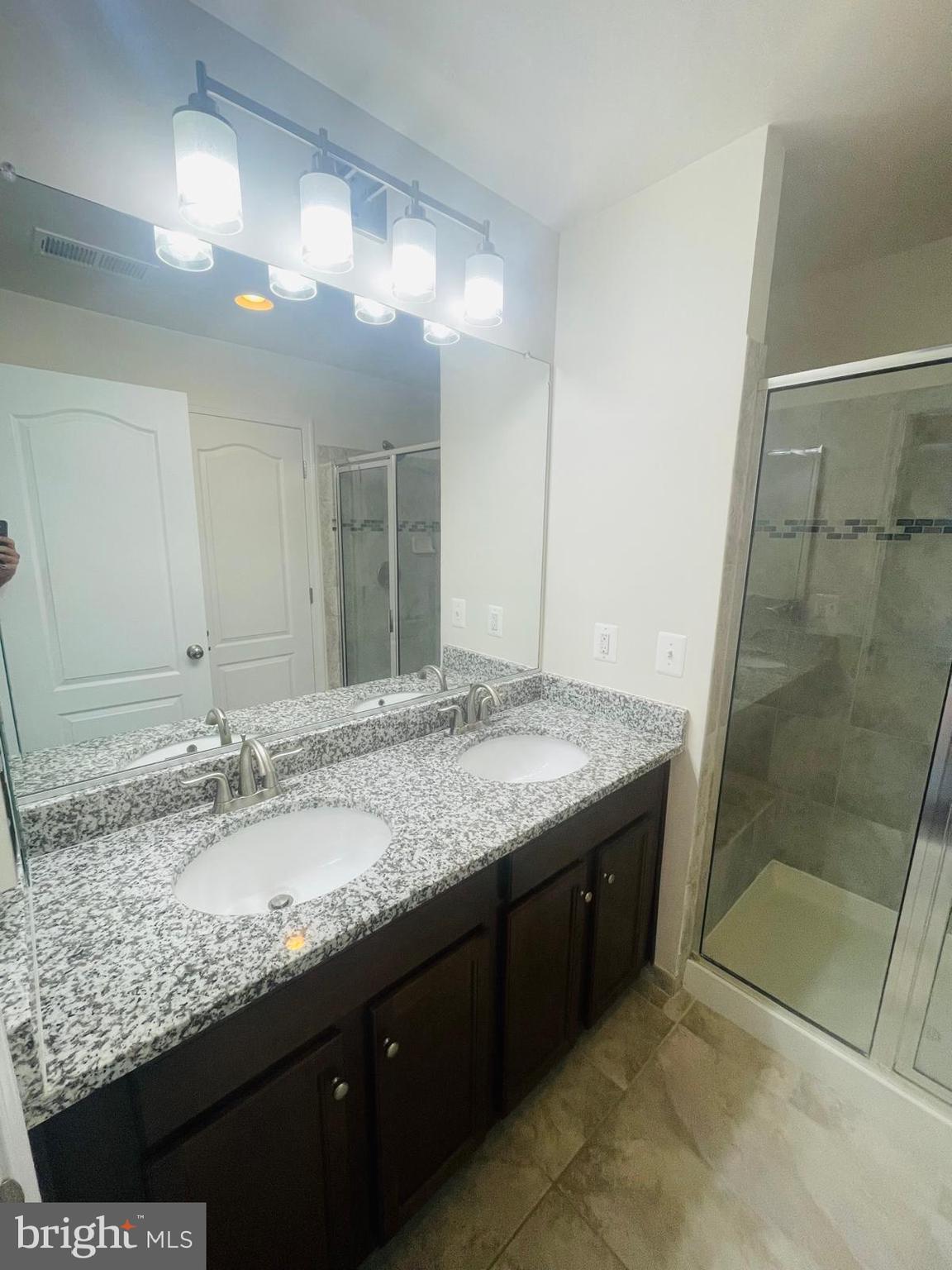 24677 Capecastle Terrace Aldie, VA 20105 - Photo 7 of 33