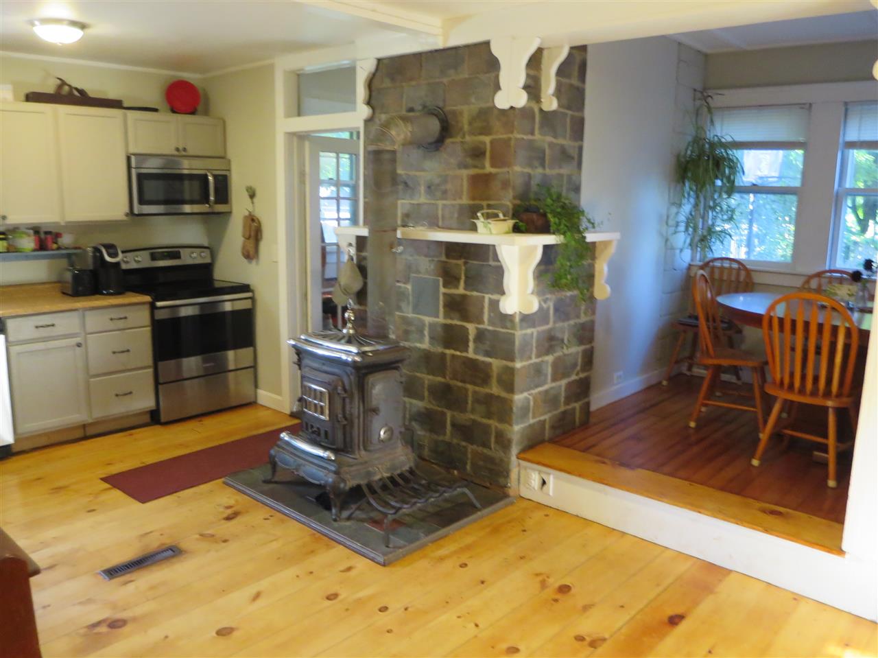 7 Division Place Bennington, VT 05201 - Photo 8 of 34 Gallery Image 8