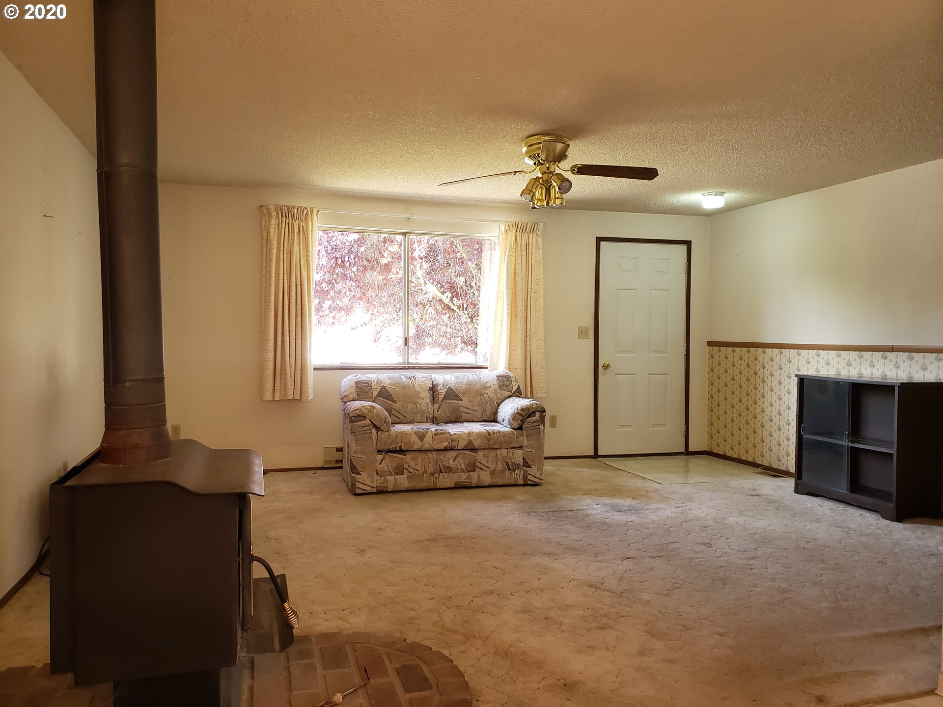 701 Penny Lane Riddle, OR 97469 - Photo 6 of 22