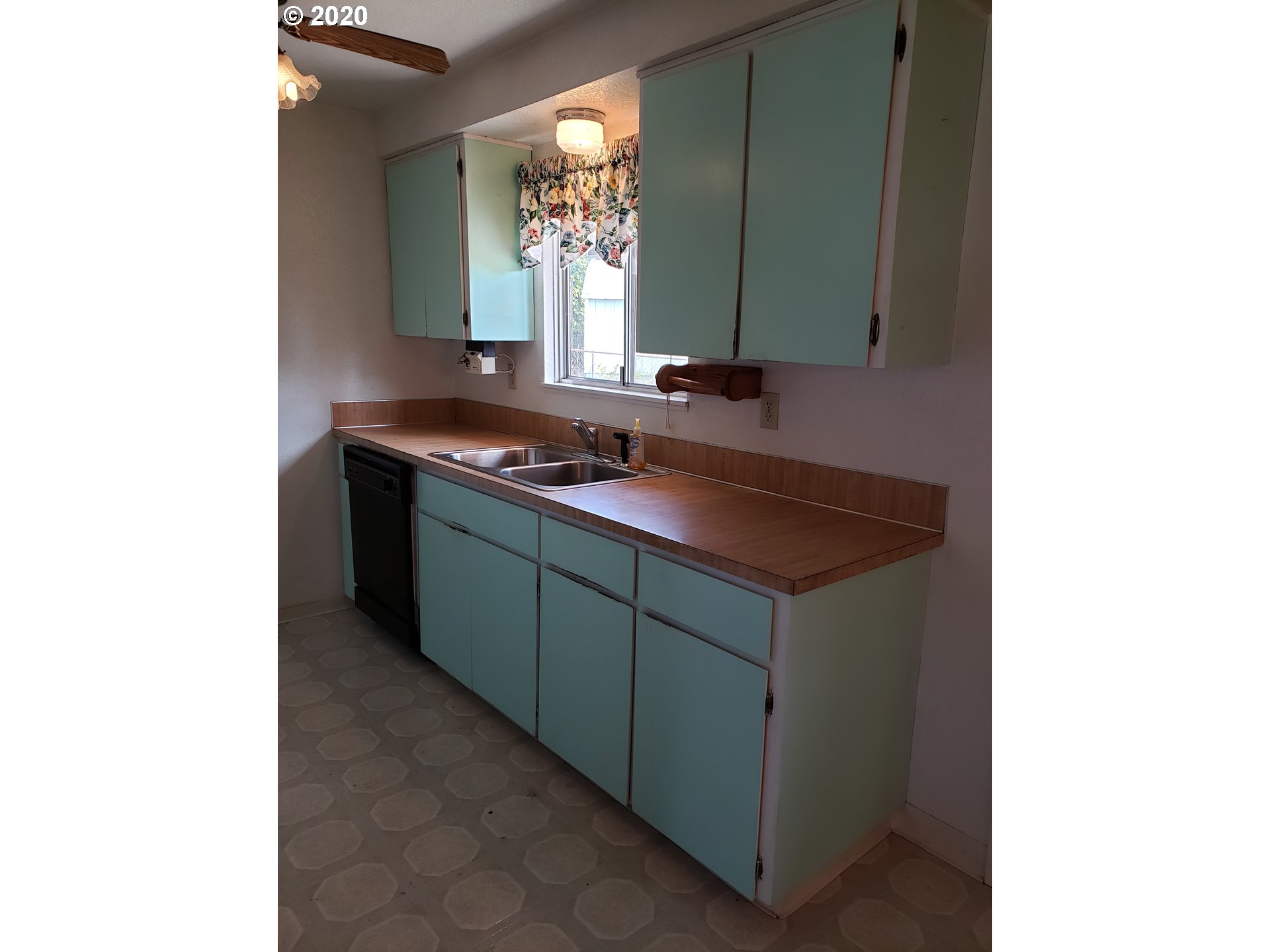 701 Penny Lane Riddle, OR 97469 - Photo 8 of 22