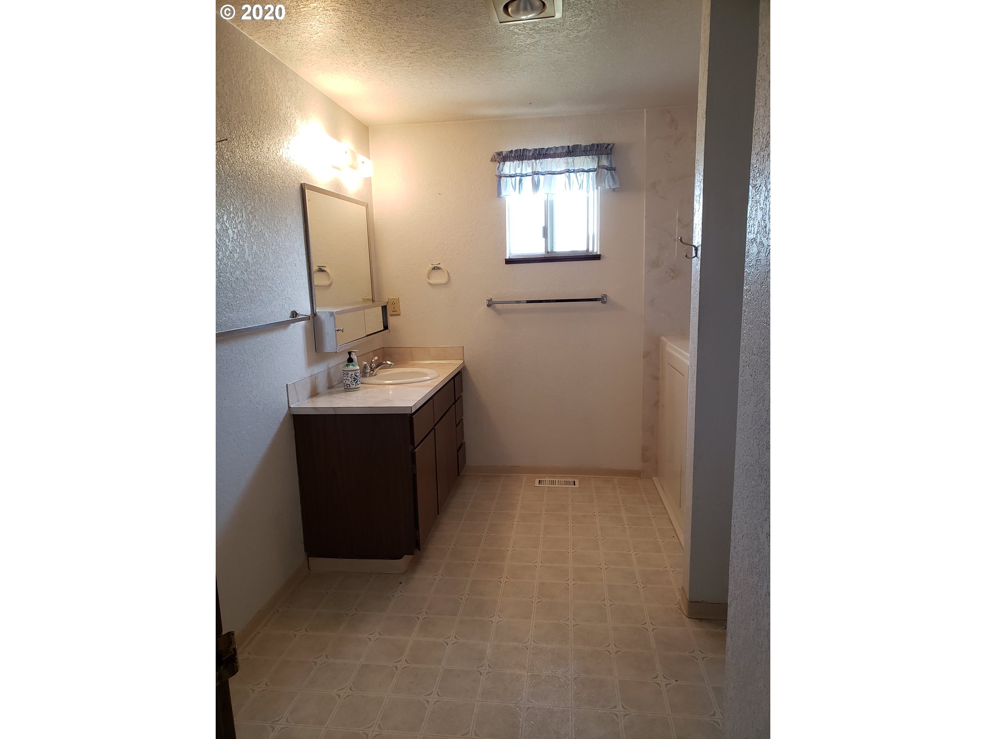 701 Penny Lane Riddle, OR 97469 - Photo 10 of 22