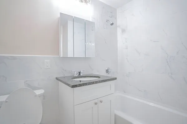 $2,800 | 75 Presidential Drive, Unit 4, Quincy, MA 02169