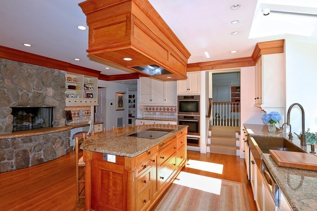 101 Plain Road Wayland, MA 01778 - Photo 6 of 28