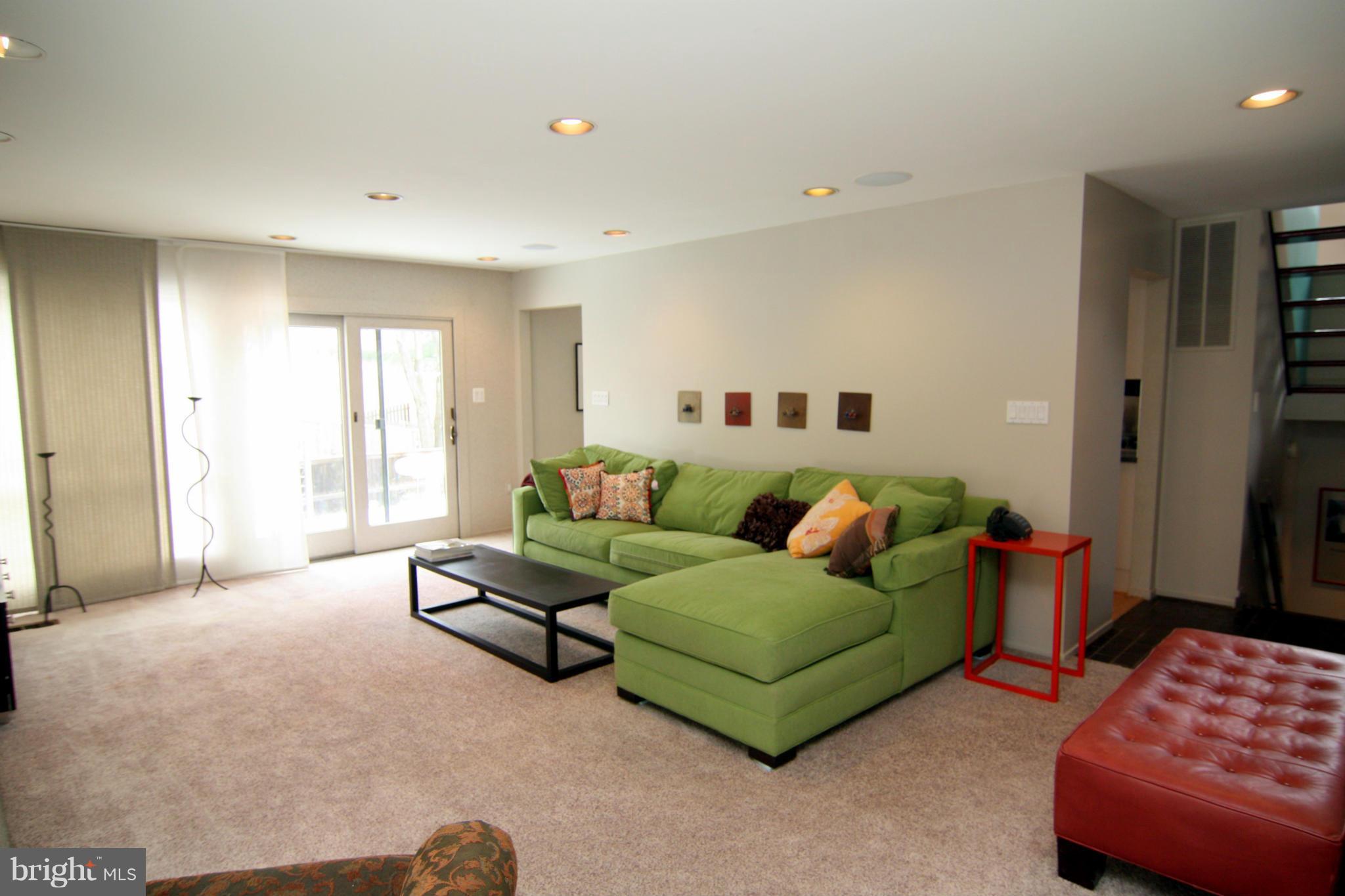 9313 Friars Road Bethesda, MD 20817 - Photo 13 of 30 Family Room
