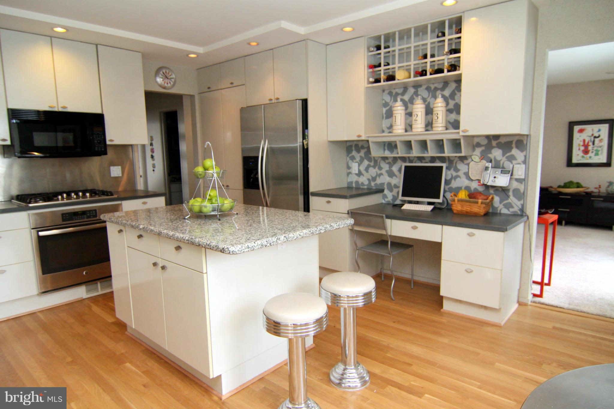9313 Friars Road Bethesda, MD 20817 - Photo 8 of 30 Kitchen