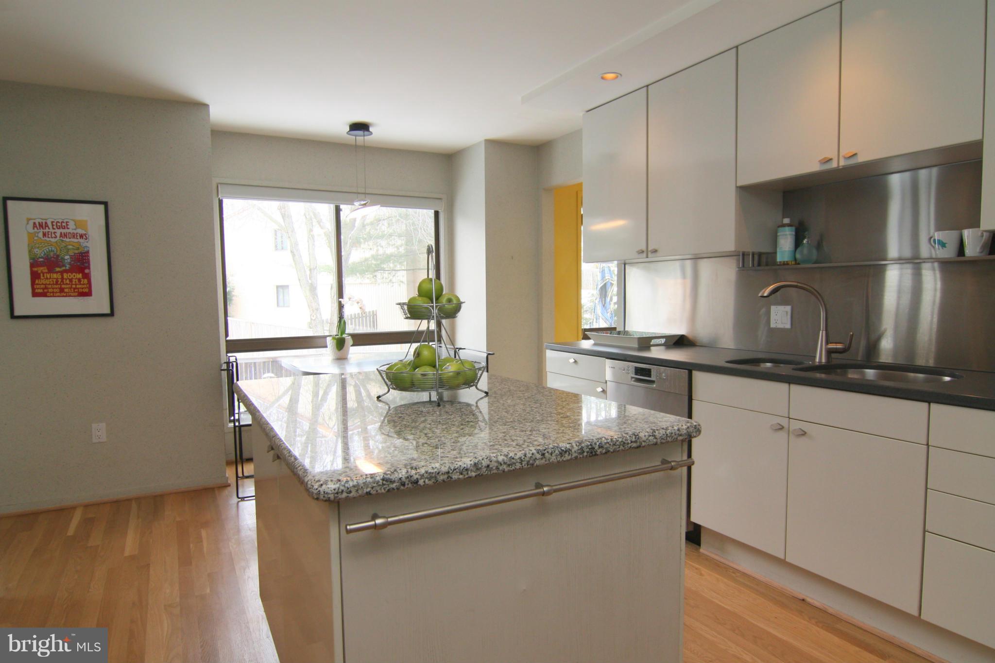 9313 Friars Road Bethesda, MD 20817 - Photo 9 of 30 Kitchen