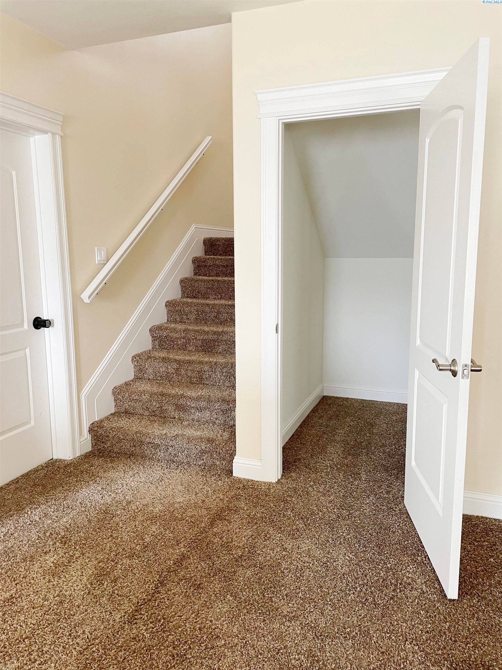 97603 East Ridgeview Drive Kennewick, WA 99338 - Photo 18 of 30 Gallery Image 18
