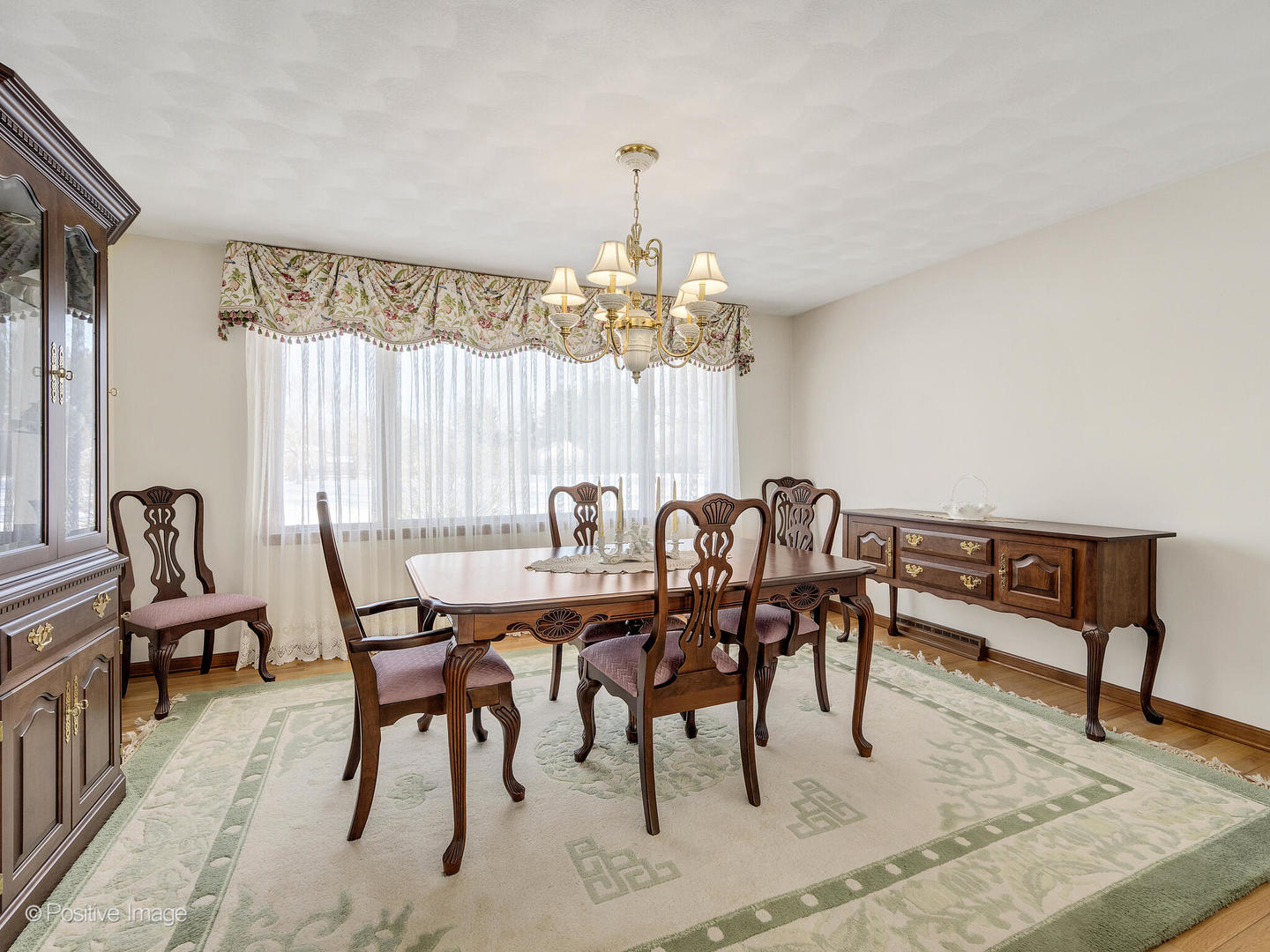 28W472 Cape Avenue West Chicago, IL 60185 - Photo 5 of 33