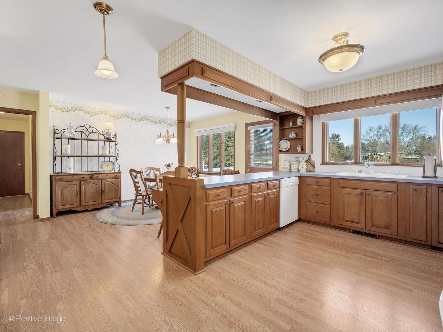 28W472 Cape Avenue West Chicago, IL 60185 - Photo 8 of 33