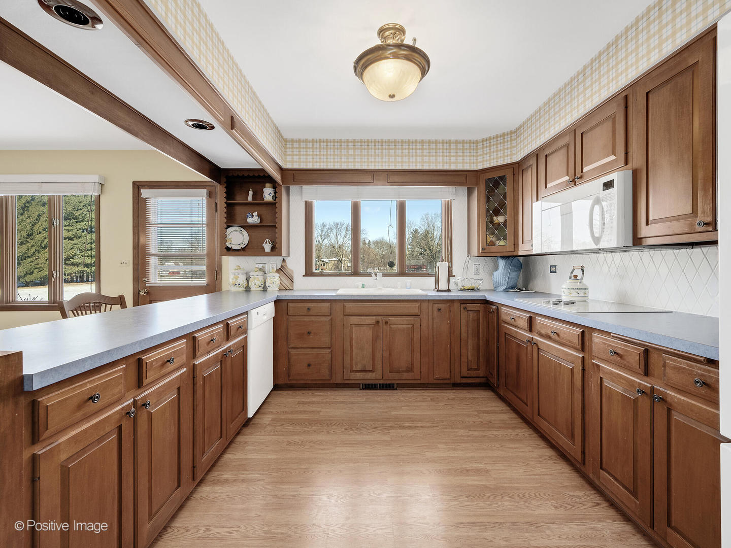 28W472 Cape Avenue West Chicago, IL 60185 - Photo 10 of 33