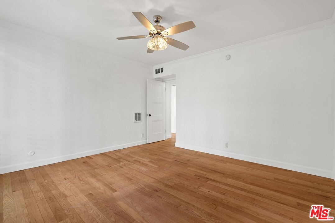 7270 Hillside Avenue, Unit 302 Los Angeles, CA 90046 - Photo 22 of 30