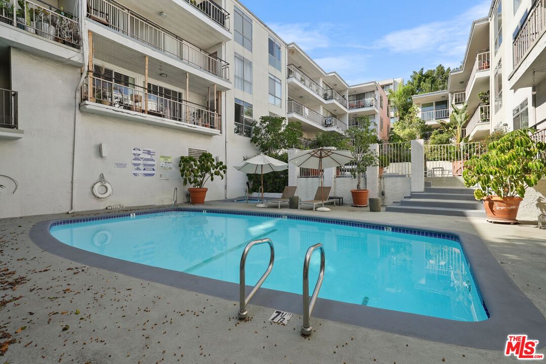 7270 Hillside Avenue, Unit 302 Los Angeles, CA 90046 - Photo 28 of 30