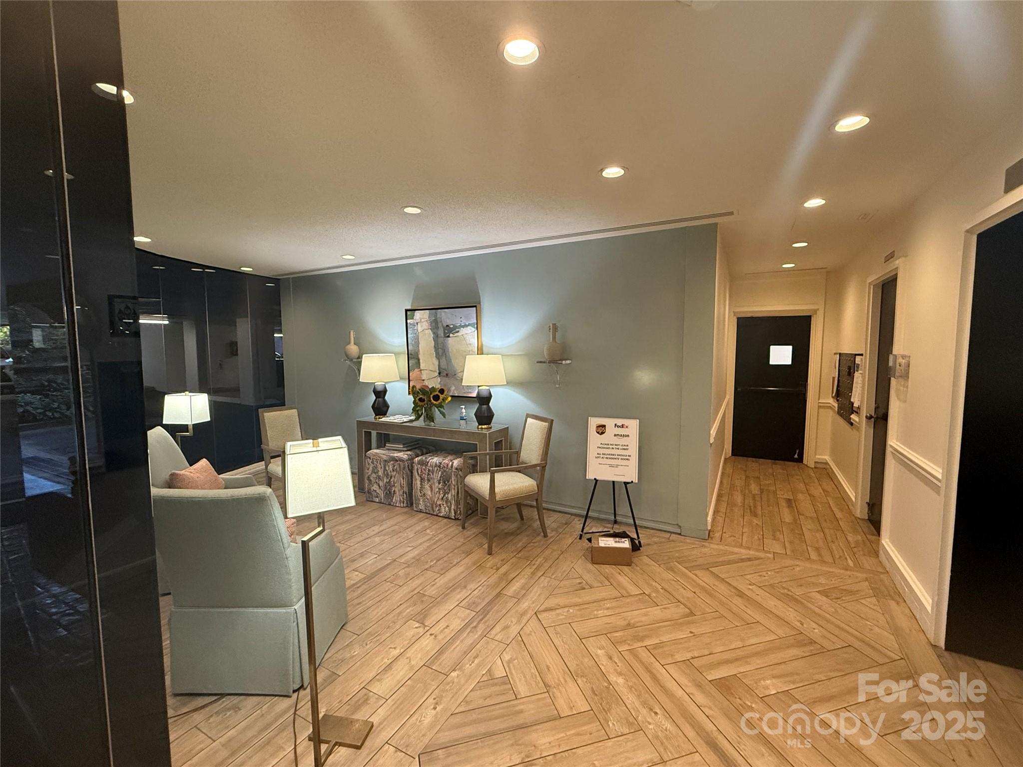 856 Cherokee Road Charlotte, NC 28207 - Photo 1 of 16 Gallery Image 1