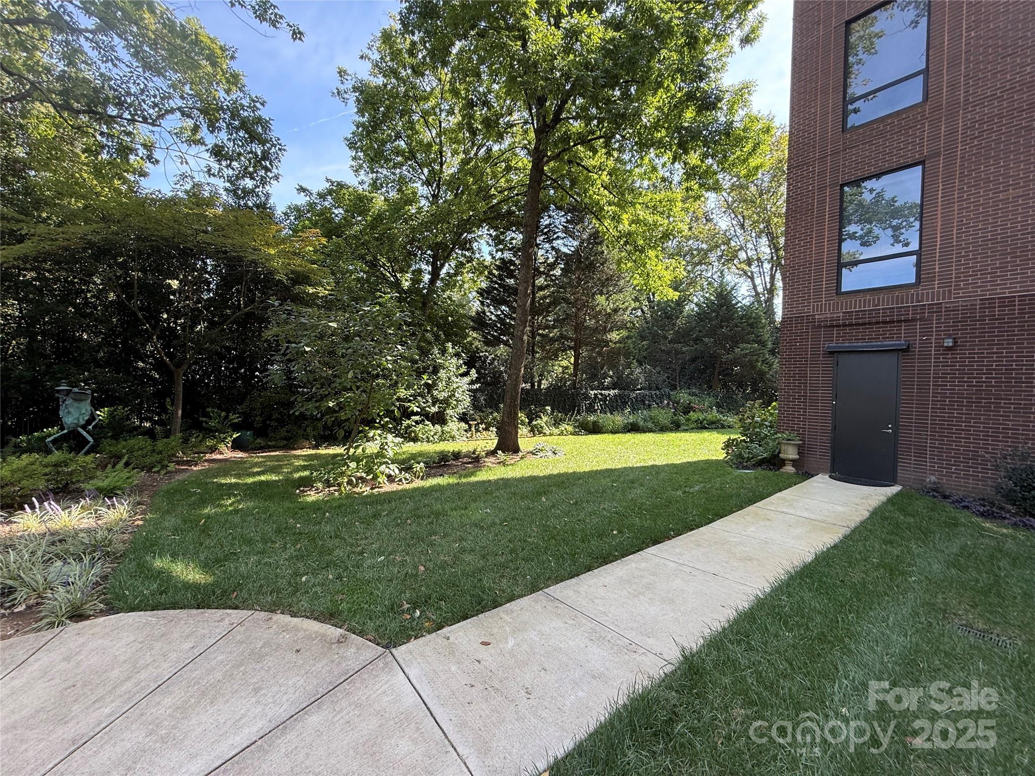 856 Cherokee Road Charlotte, NC 28207 - Photo 14 of 16 Gallery Image 14