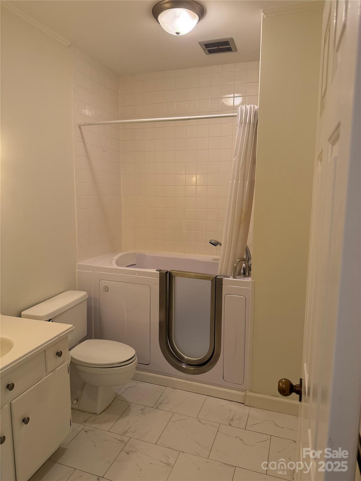 856 Cherokee Road Charlotte, NC 28207 - Photo 15 of 16 Gallery Image 15