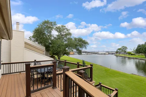 $449,000 | 3930 Knollcrest Drive, Montgomery, TX 77356
