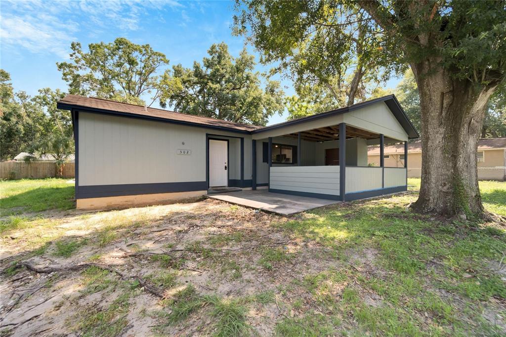 502 Euclid Avenue Seffner, FL 33584 - Photo 2 of 35