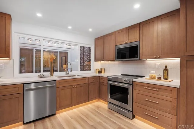 $1,249,000 | 5085 Siros Way, Oceanside, CA 92056