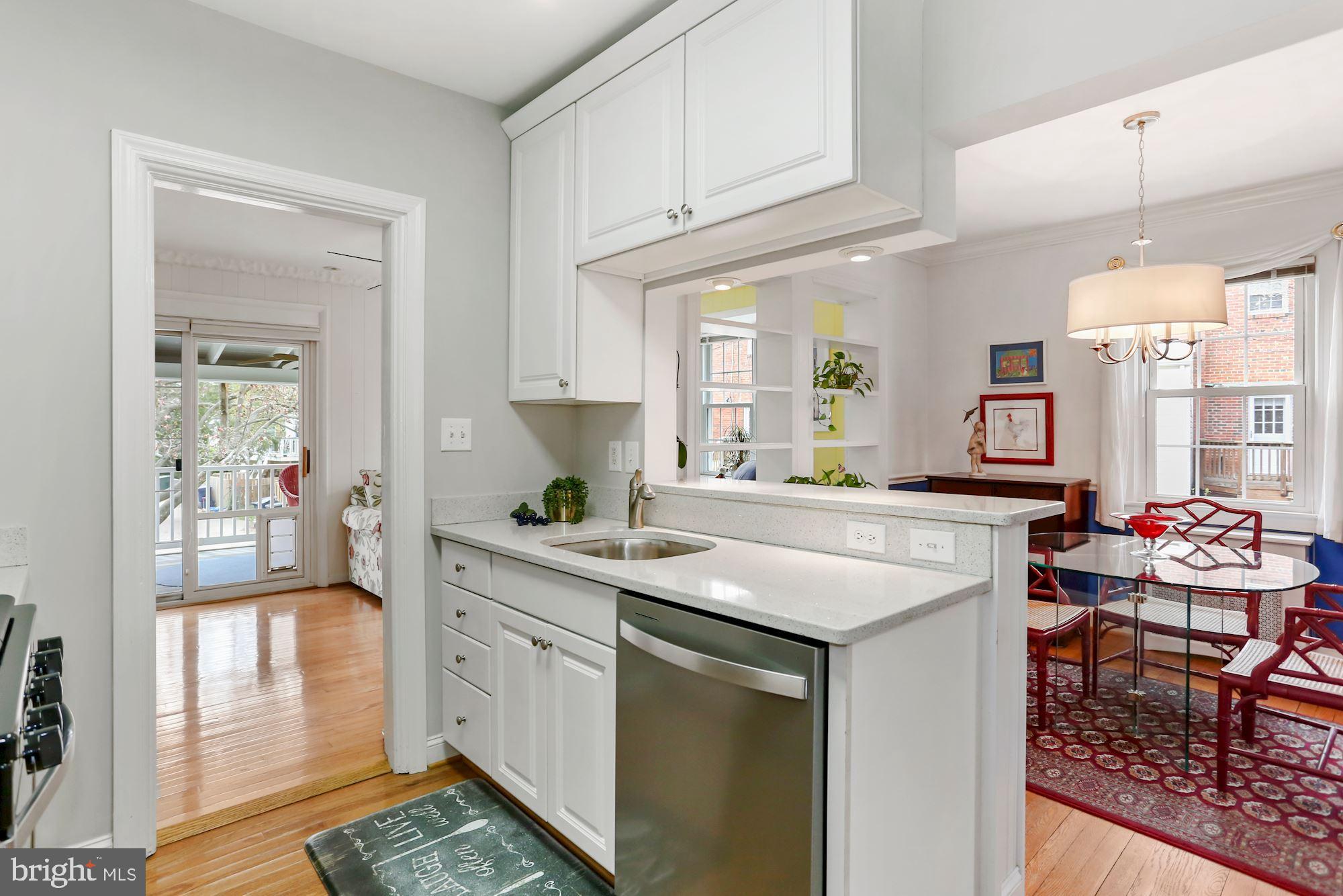 3 East Maple Street Alexandria, VA 22301 - Photo 11 of 59