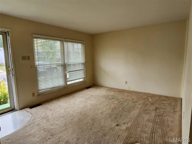 $225,500 | 218 John Street, Troy, MO 63379