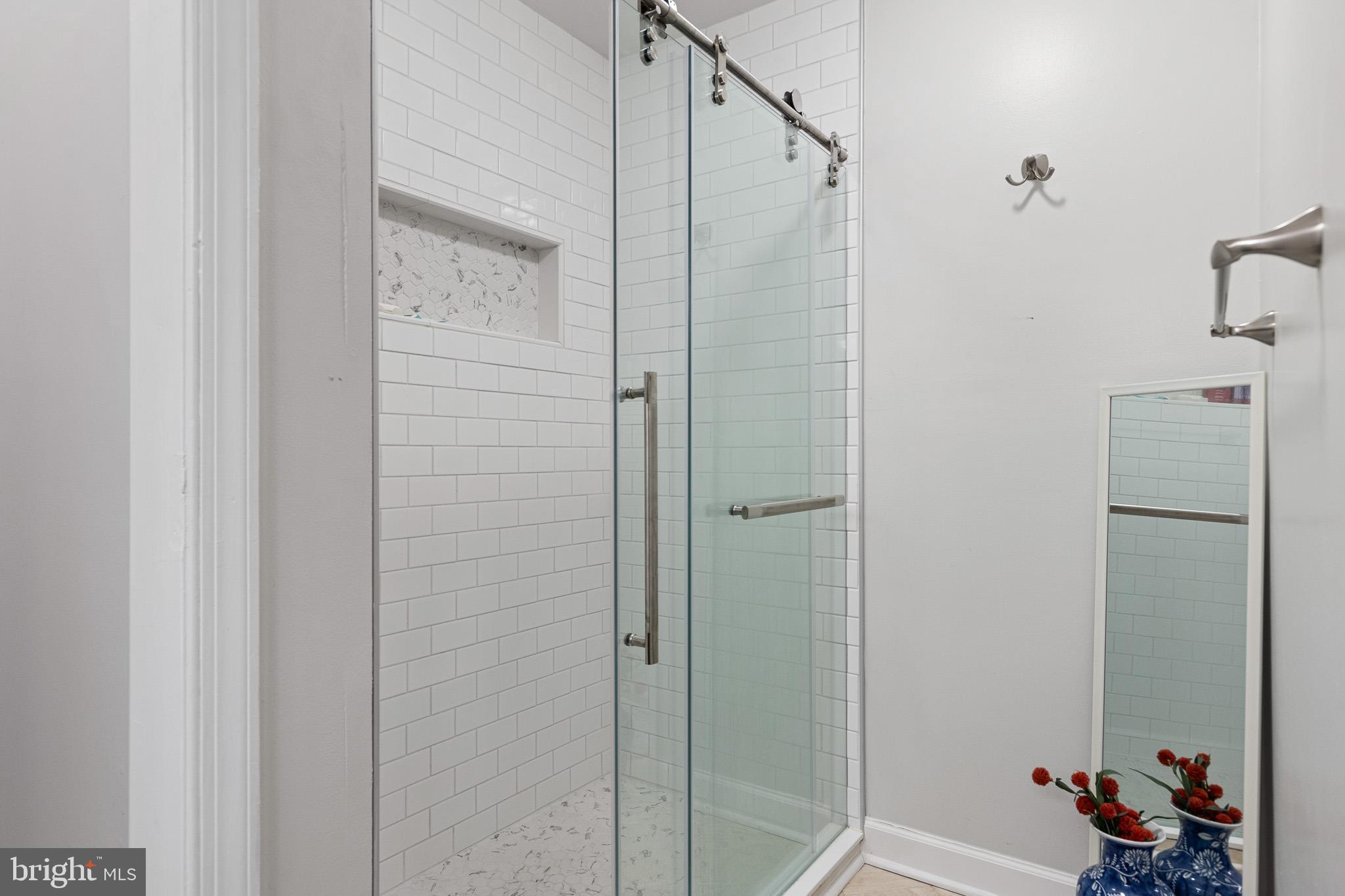 180 Darling Street Newark, DE 19702 - Photo 14 of 21 Primary bath