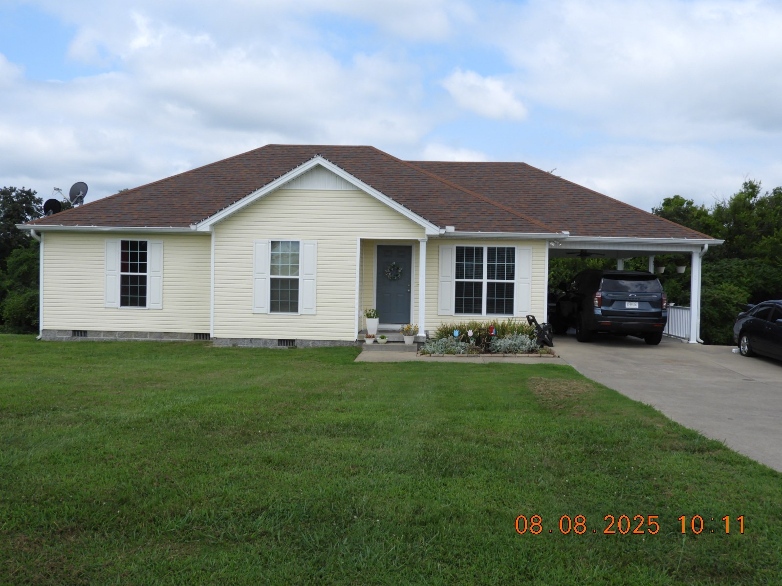 202 Desperado Avenue Pulaski, TN 38478 - Photo 2 of 35 a front view of house with yard and green space