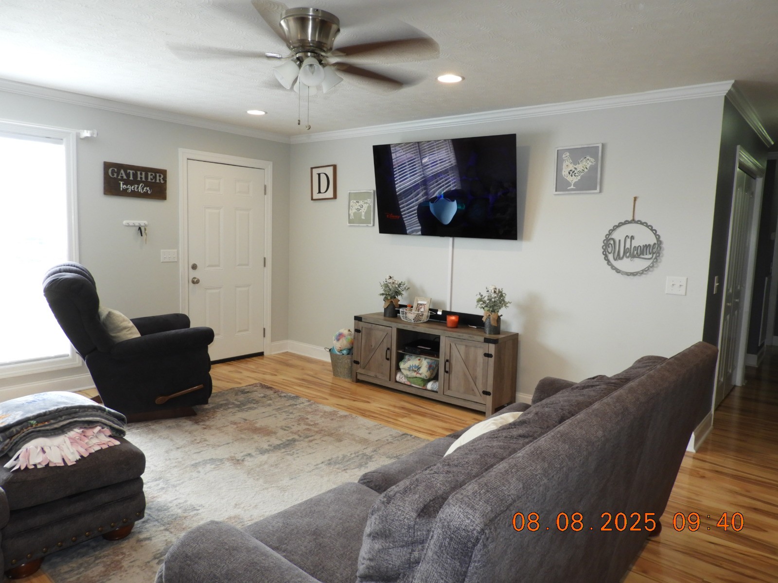 202 Desperado Avenue Pulaski, TN 38478 - Photo 23 of 35 a living room with furniture and a flat screen tv