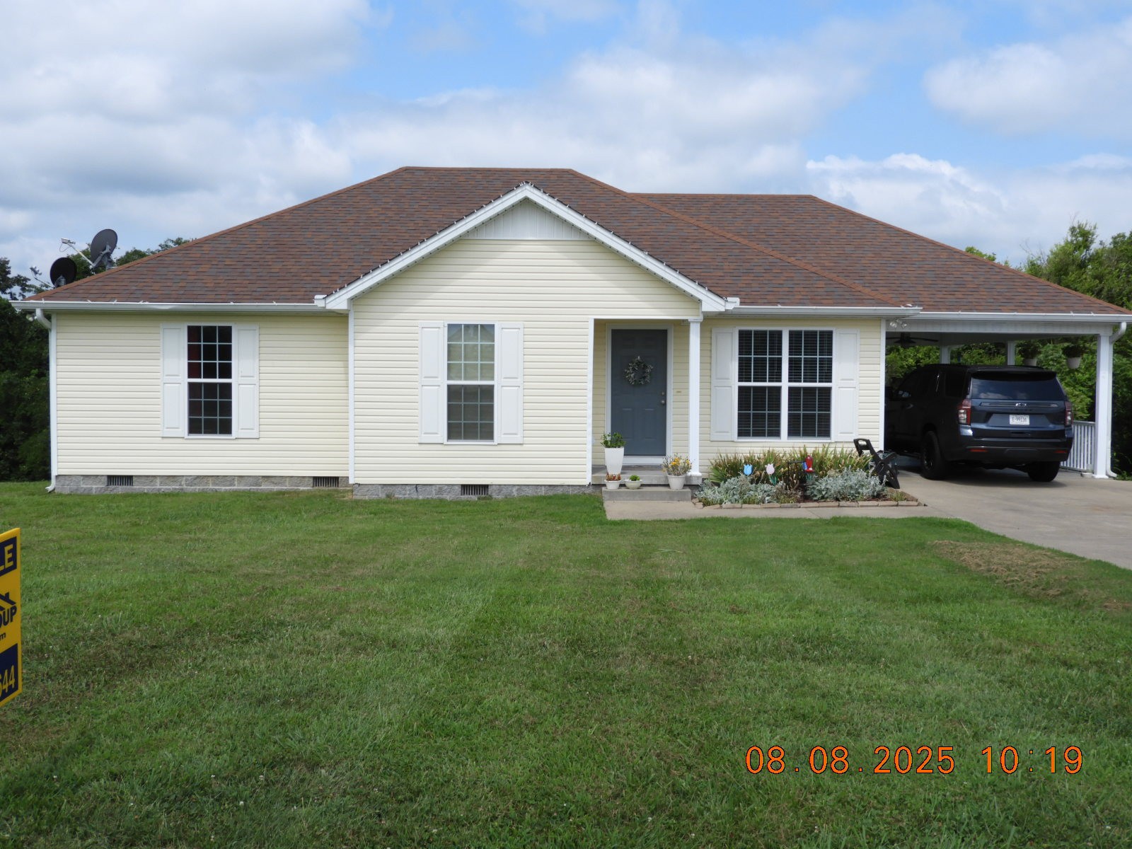 202 Desperado Avenue Pulaski, TN 38478 - Photo 8 of 35 a front view of house with yard and green space