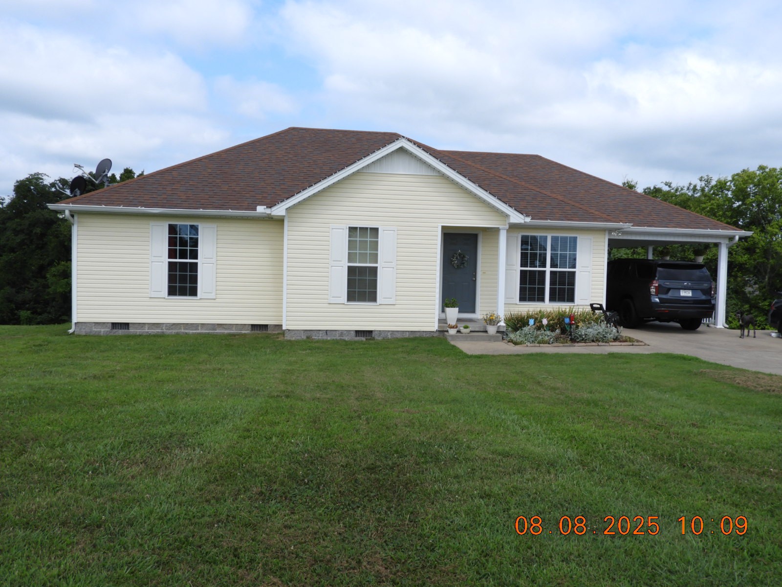 202 Desperado Avenue Pulaski, TN 38478 - Photo 9 of 35 a front view of house with yard and green space