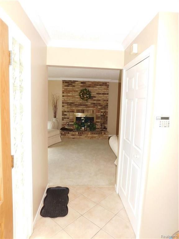 37335 Chesapeake Road Farmington Hills, MI 48335 - Photo 16 of 48