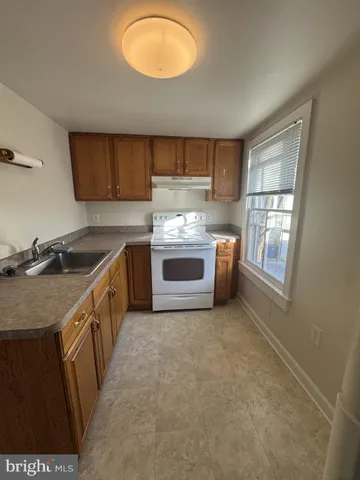 $1,200 | 412 Goldsborough Street, Unit B, Easton, MD 21601