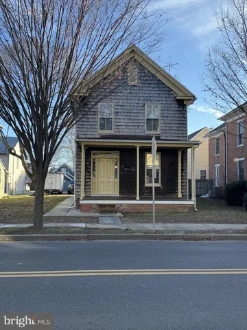 $1,200 | 412 Goldsborough Street, Unit B, Easton, MD 21601