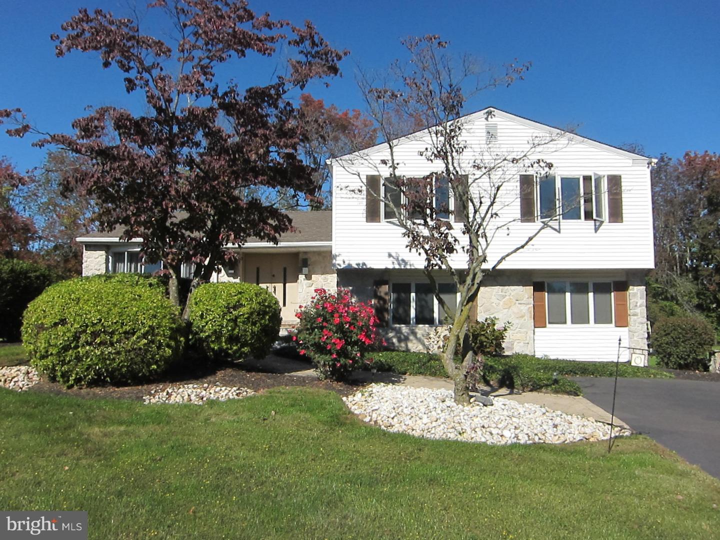 26 Rotterdam Road West Holland, PA 18966 - Photo 1 of 25 Exterior Front