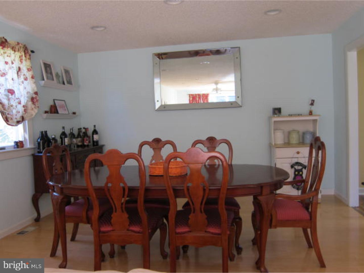 26 Rotterdam Road West Holland, PA 18966 - Photo 8 of 25 Dining Room