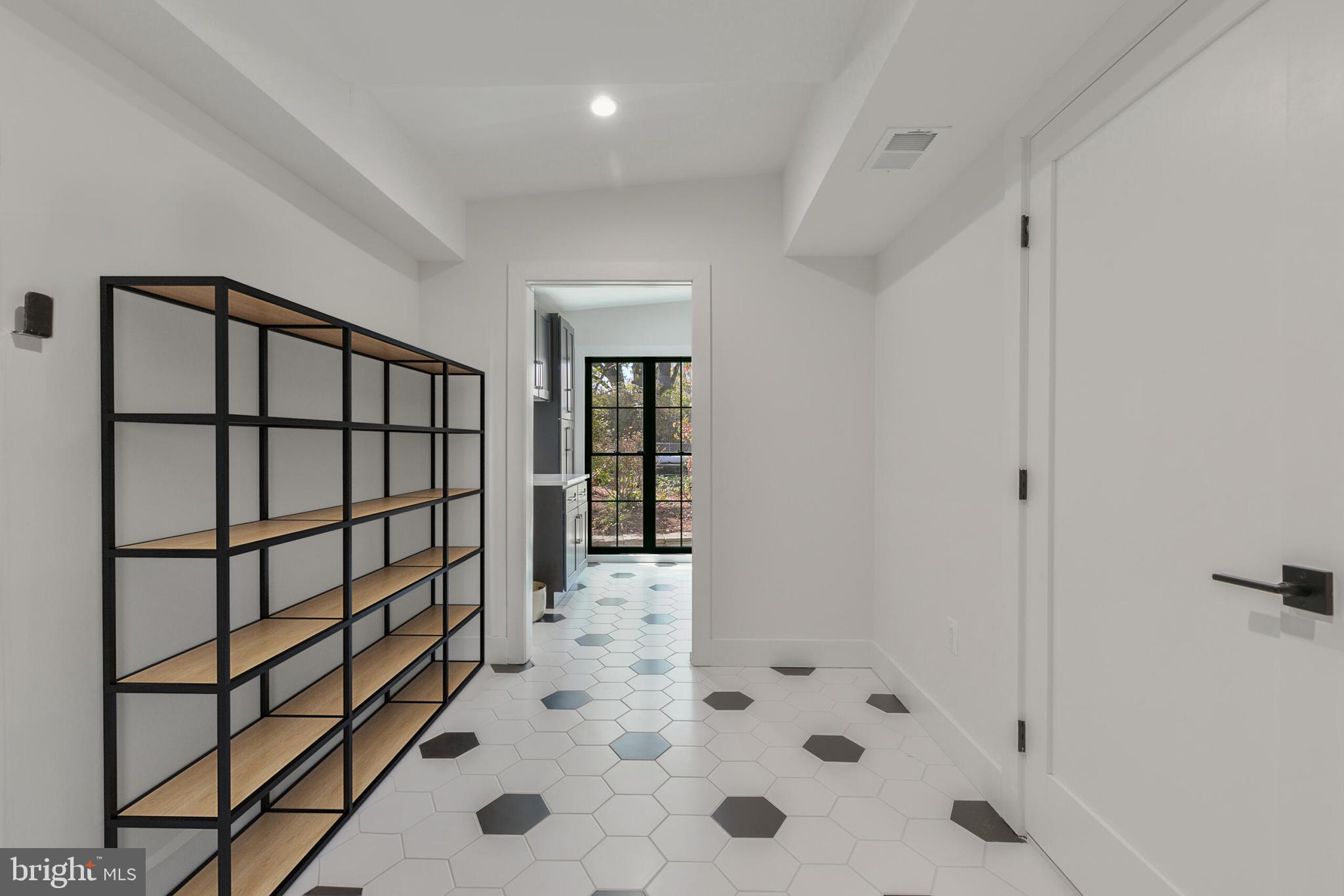 1204 Potomac School Road McLean, VA 22101 - Photo 23 of 47