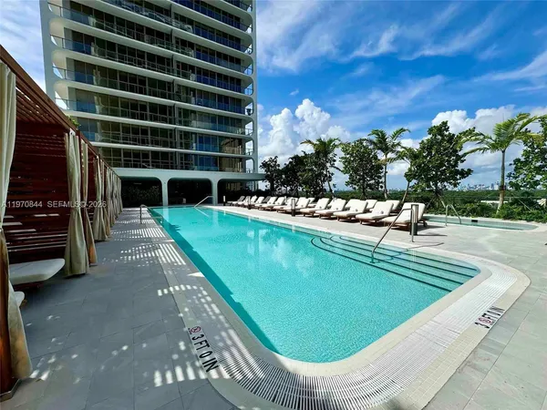 $9,500 | 2678 Tigertail Avenue, Unit 1603, Miami, FL 33133