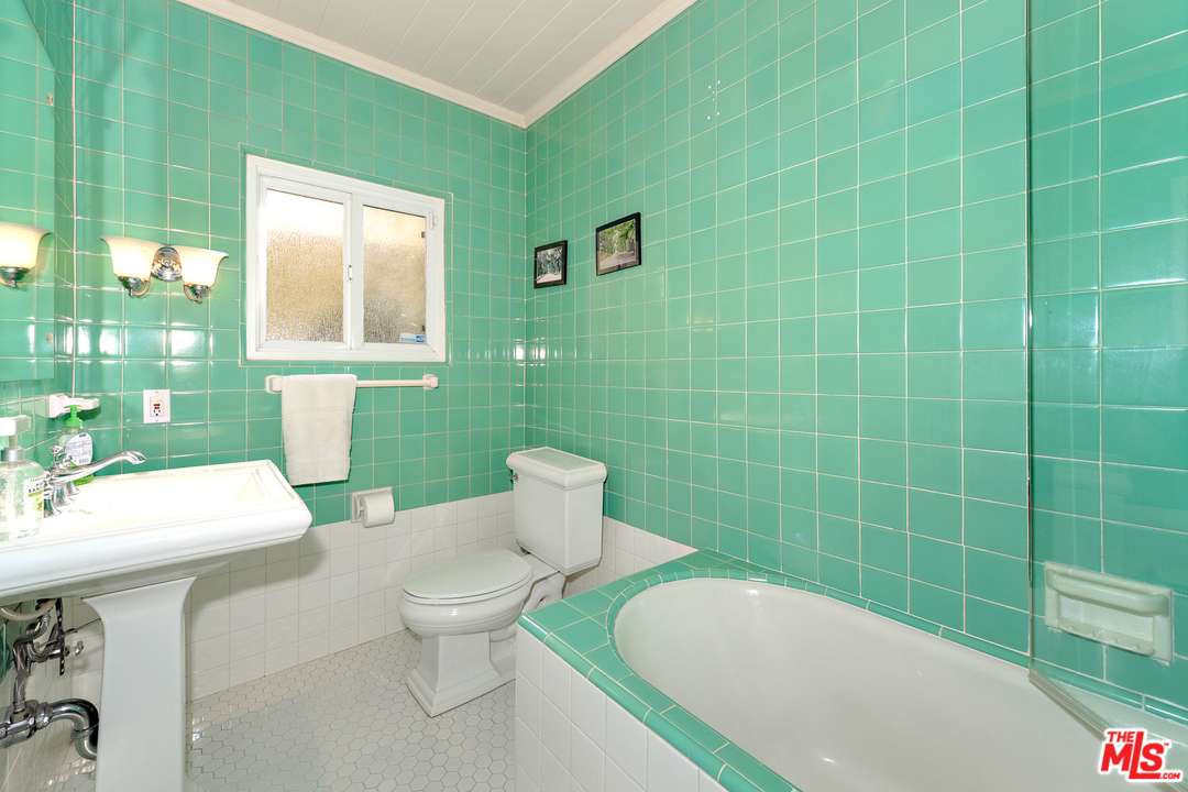 2005 Chilton Drive Glendale, CA 91201 - Photo 21 of 32