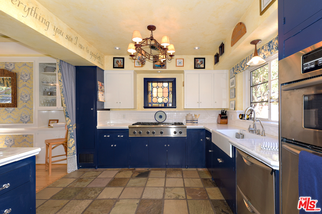 2005 Chilton Drive Glendale, CA 91201 - Photo 7 of 32