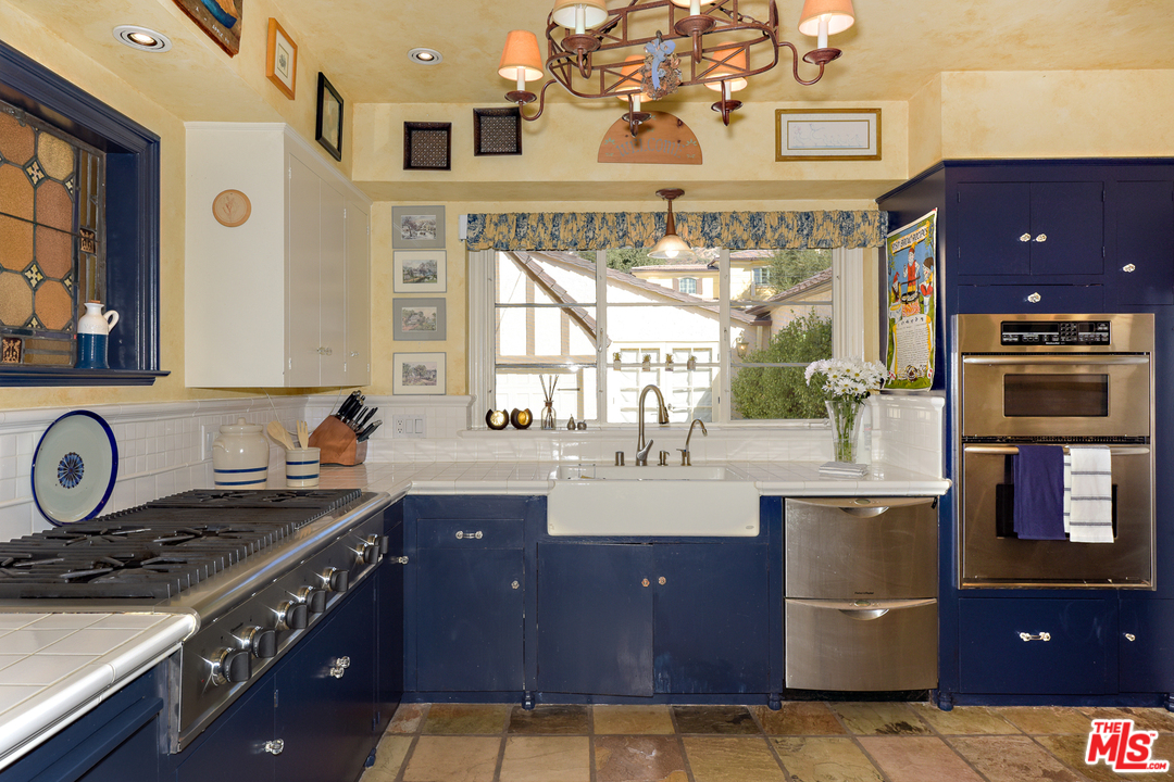 2005 Chilton Drive Glendale, CA 91201 - Photo 9 of 32