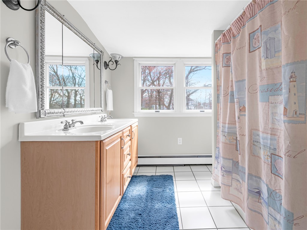 26 Anthony Street Warwick, RI 02886 - Photo 27 of 37 Upper level full bath